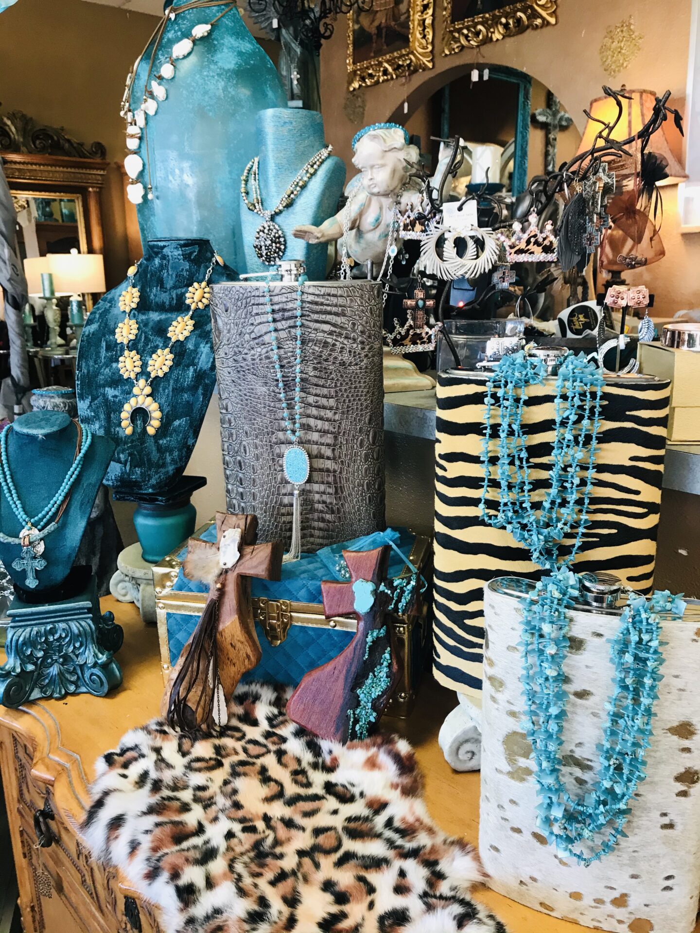 84559FE3-84D7-4EFC-82D8-7441444DFE42 Consignment Shop Albuquerque NM